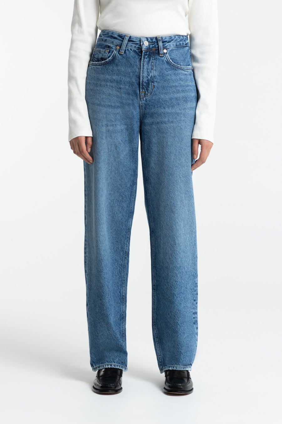 Kings of Indigo Jeans Liora Rechange mid worn